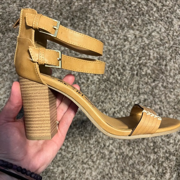 Qupid Strappy Tan Heel Sandals 7.5 - Picture 8 of 9